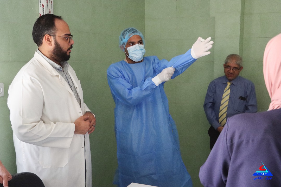 The picture shows a student applying what has been explored in the presentation